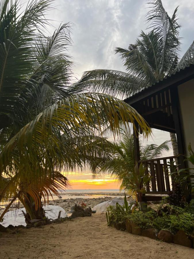 Beach House Kampung Genting Eksteriør billede