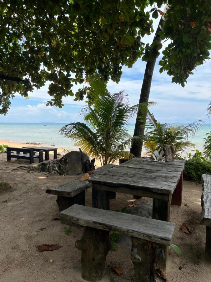 Beach House Kampung Genting Eksteriør billede