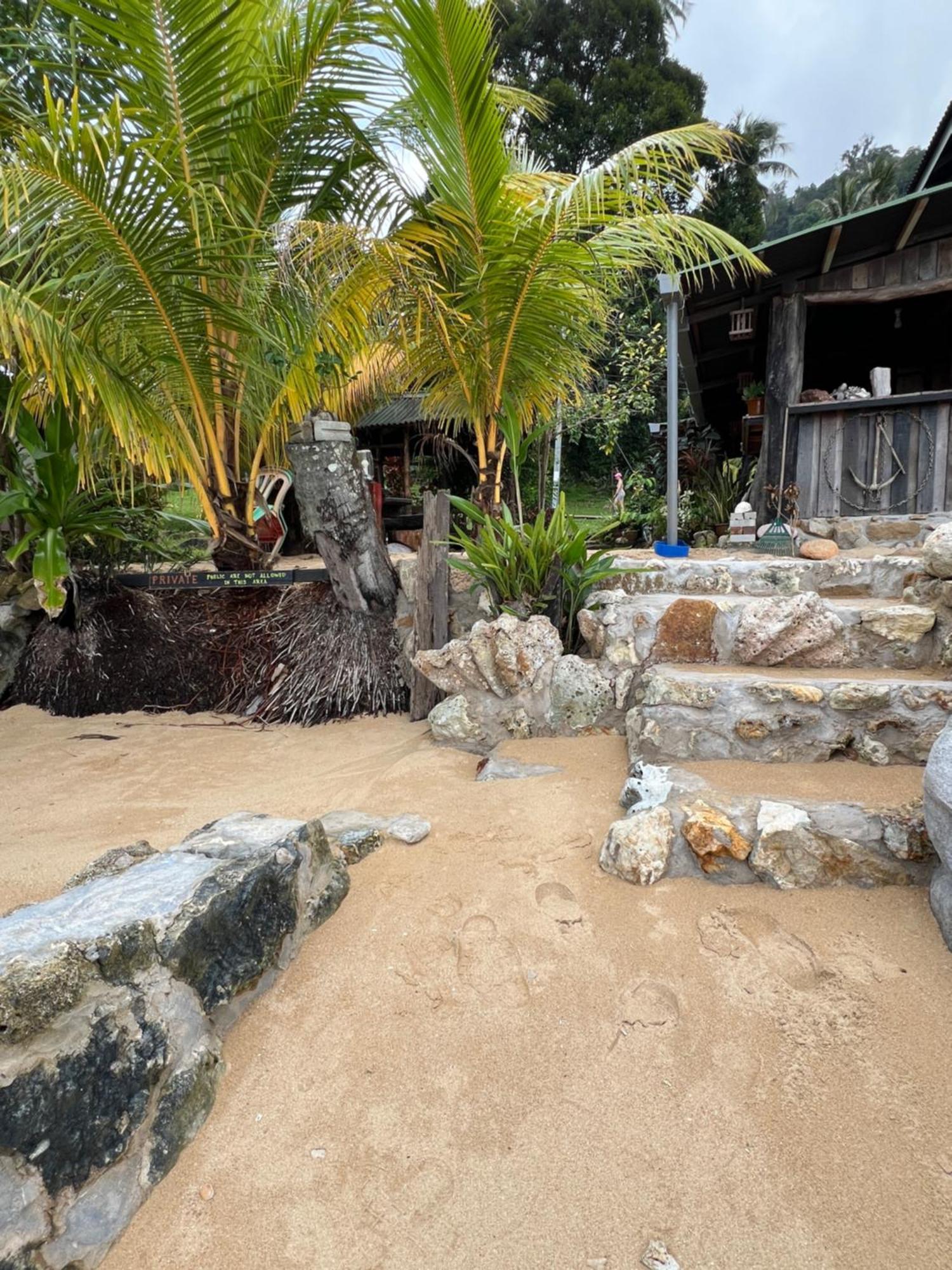 Beach House Kampung Genting Eksteriør billede
