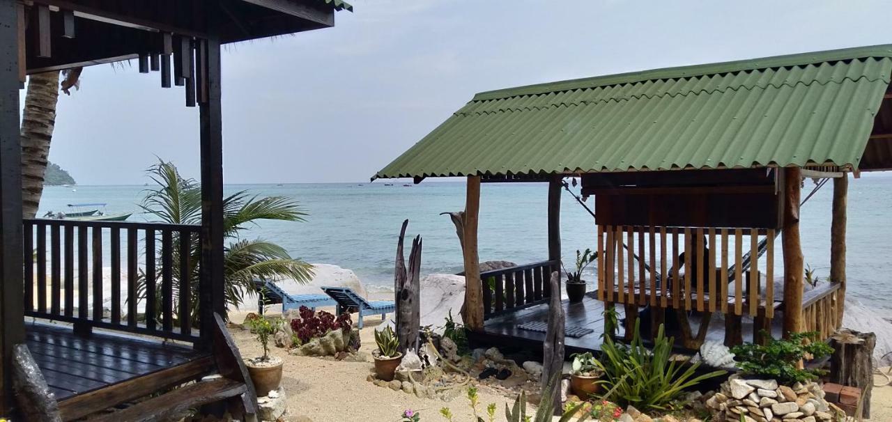 Beach House Kampung Genting Eksteriør billede