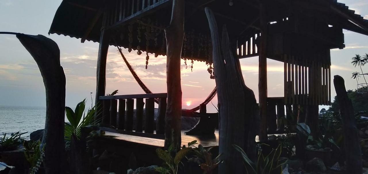 Beach House Kampung Genting Eksteriør billede