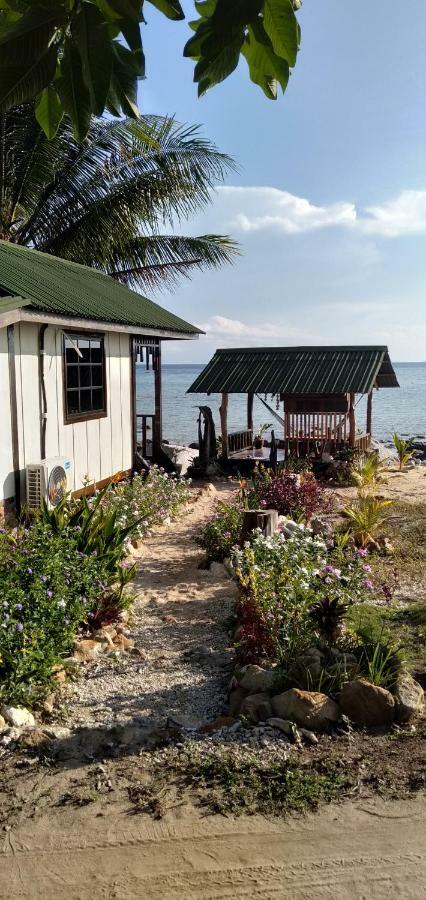 Beach House Kampung Genting Eksteriør billede